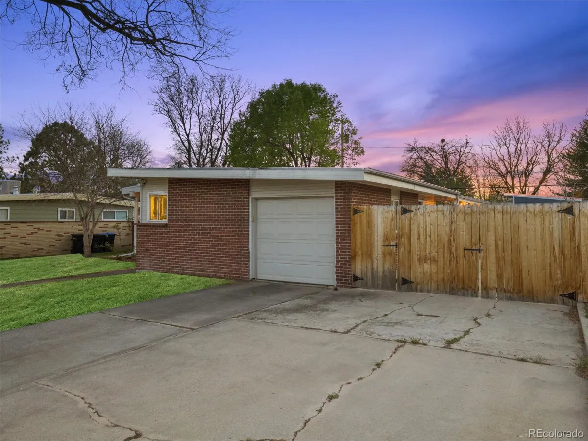 6009 Carr Street Arvada CO 80004 MLS #REC9735192 05142026171845 1200 19