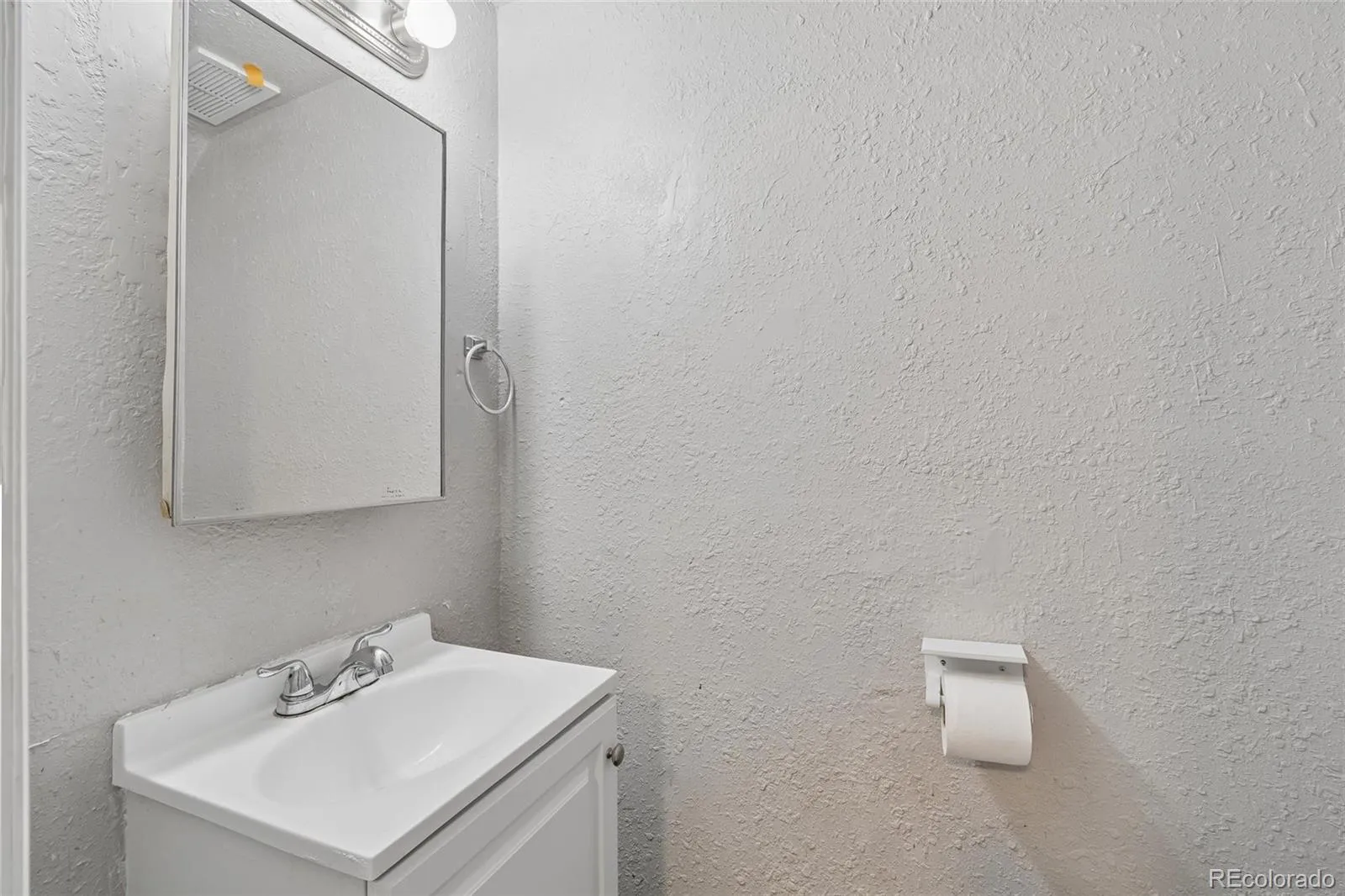 1015 S Eliot Street #4 #1 Denver CO 80219 | MLS #REC9735734 05112026200037 1600 10