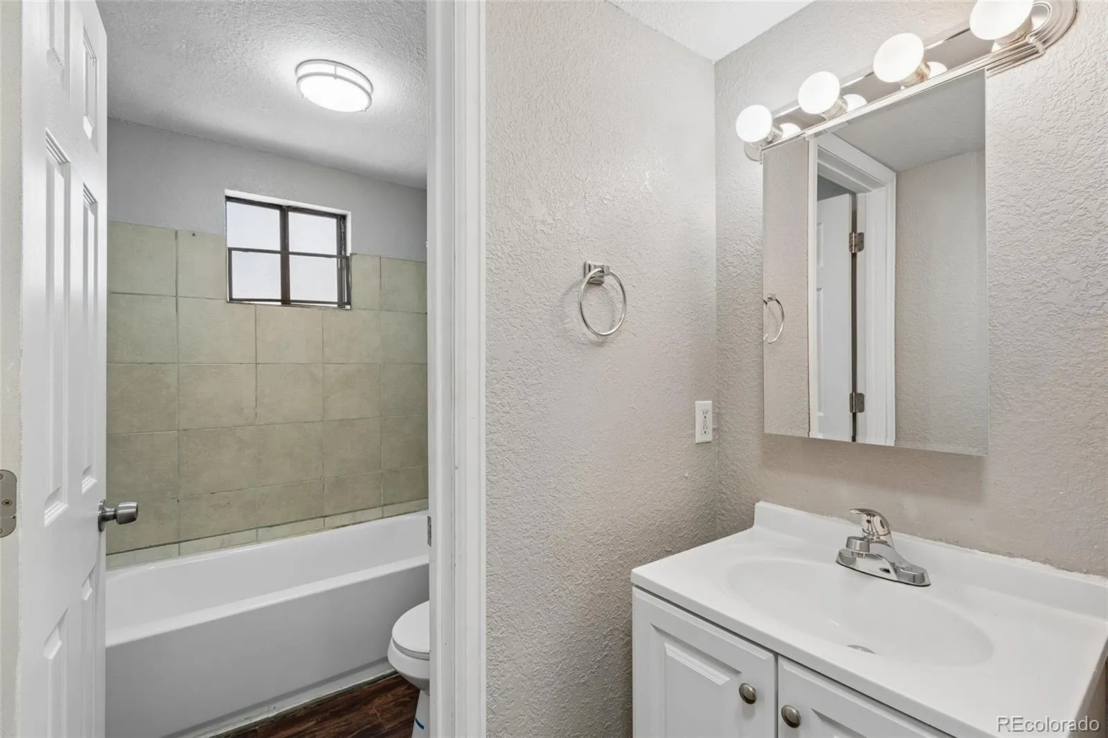 1015 S Eliot Street #4 #1 Denver CO 80219 | MLS #REC9735734 05112026200037 1600 13