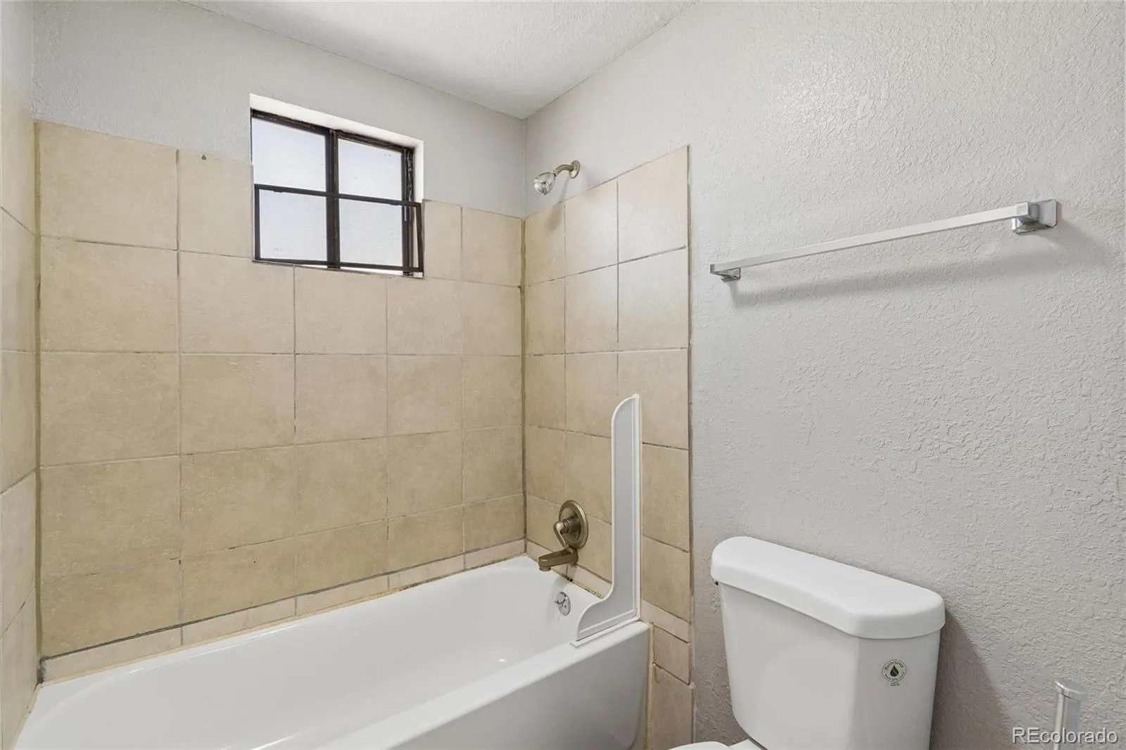 1015 S Eliot Street #4 #1 Denver CO 80219 | MLS #REC9735734 05112026200037 1600 14