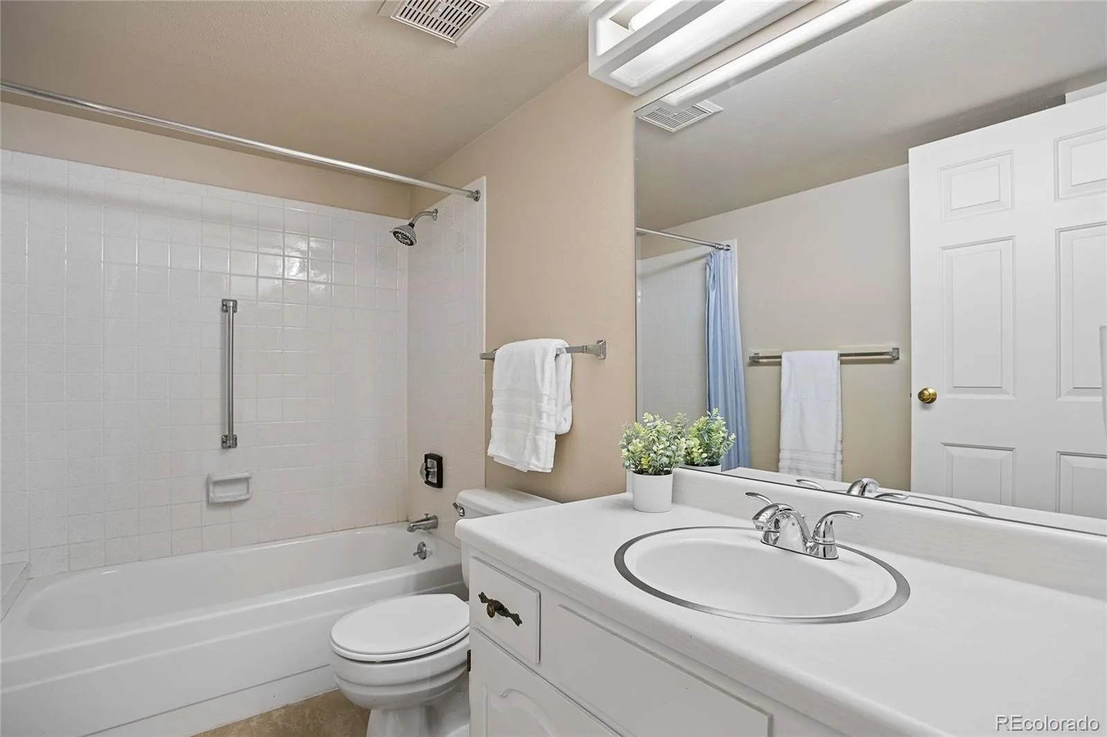 13931 E Marina Drive #414 Aurora CO 80014 MLS #REC9736929 06012026191615 1600 27