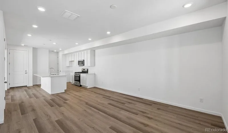 21373 E 67th Avenue Aurora CO 80019 | MLS #REC9738039 08182026195935 800 4