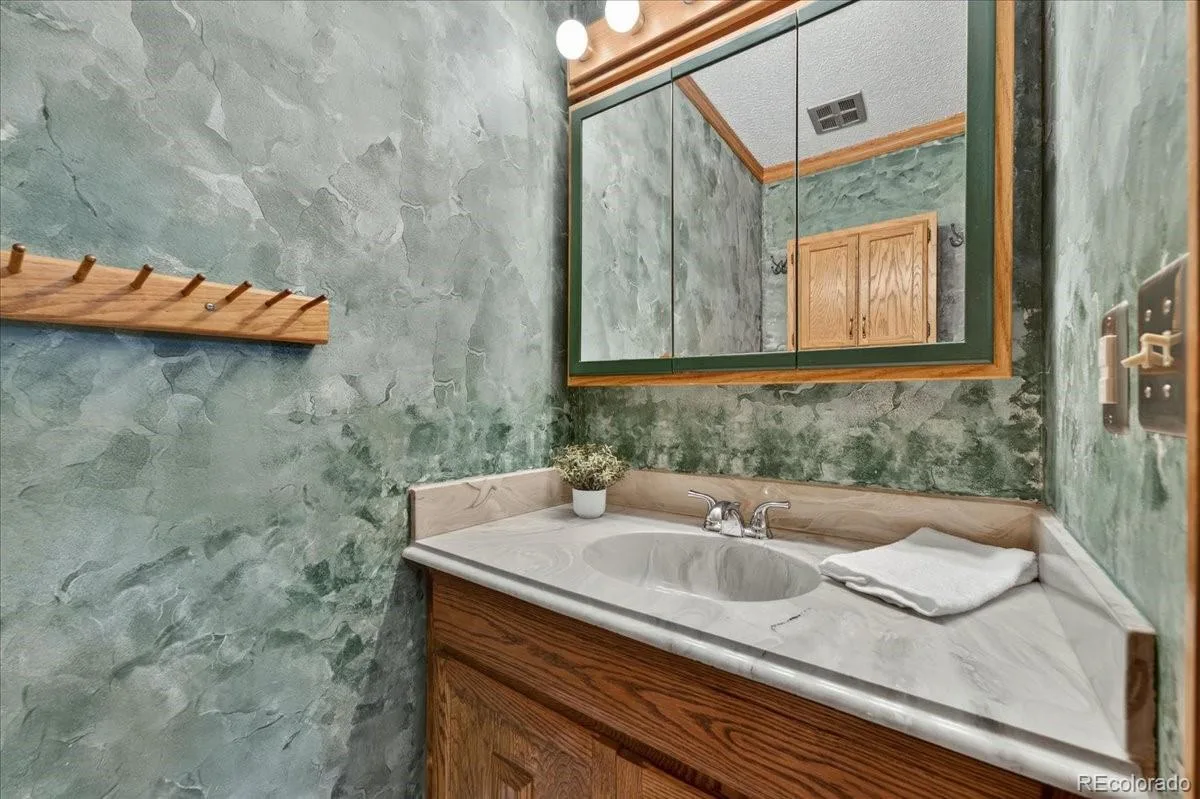 2615 S Peoria Street Aurora CO 80014 MLS #REC9738082 06022026190429 1200 16