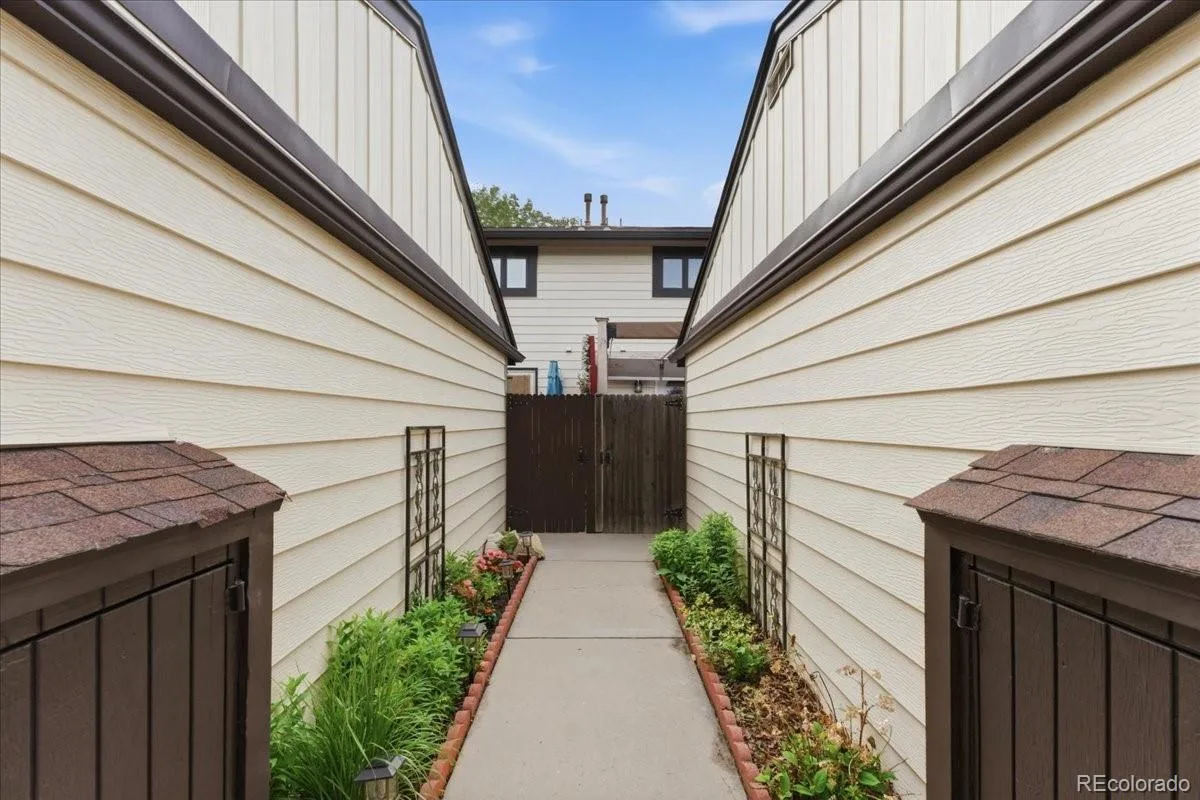 2615 S Peoria Street Aurora CO 80014 MLS #REC9738082 06022026190429 1200 2