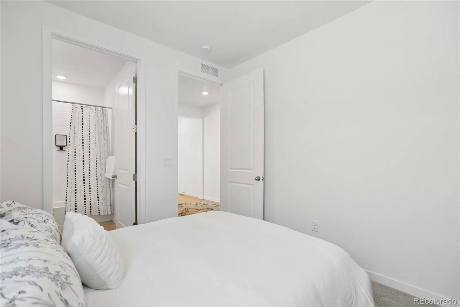 04092026224639 1600 21