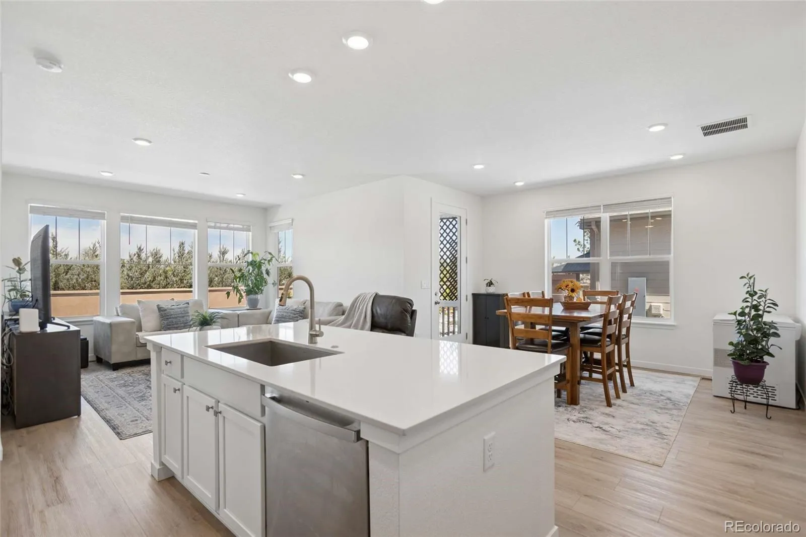 04092026224639 1600 6