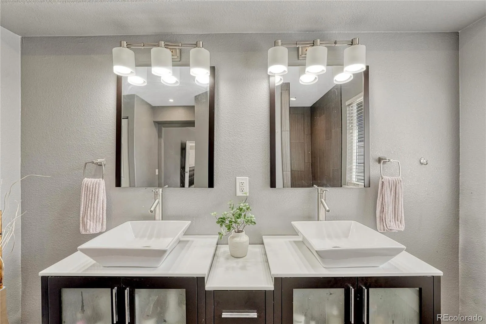 20214 E Euclid Place Aurora CO 80016 MLS #REC9739532 05232026165248 1600 38