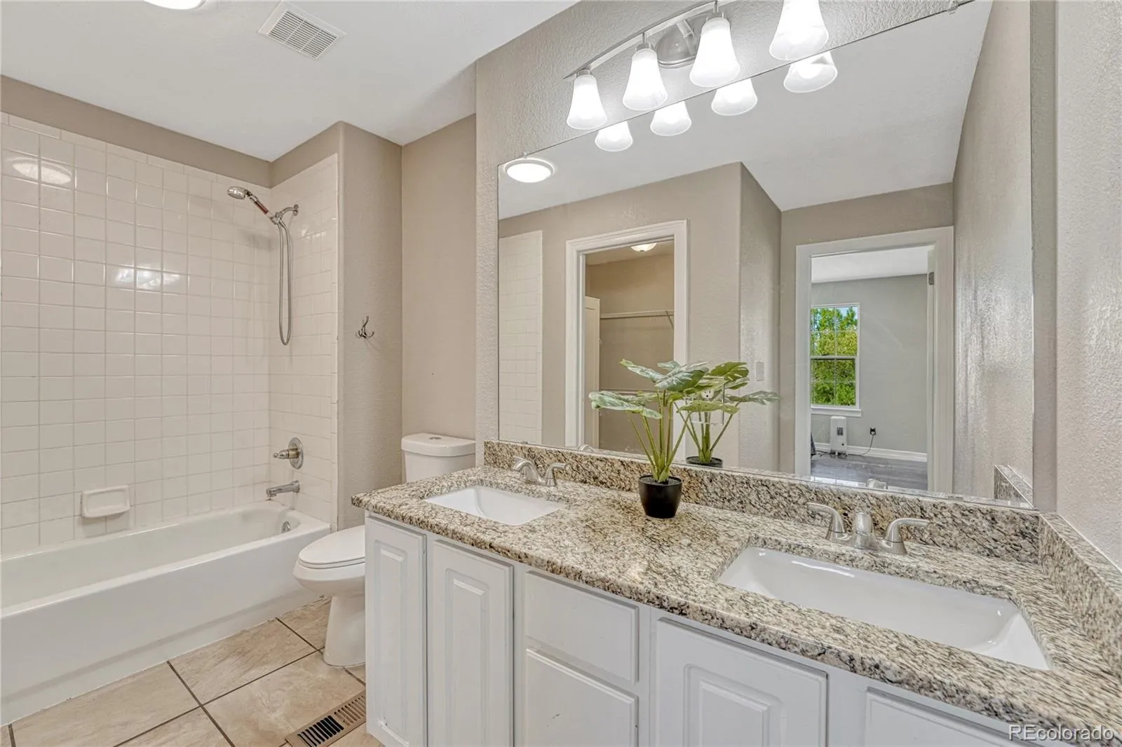 20214 E Euclid Place Aurora CO 80016 MLS #REC9739532 05232026165248 1600 42