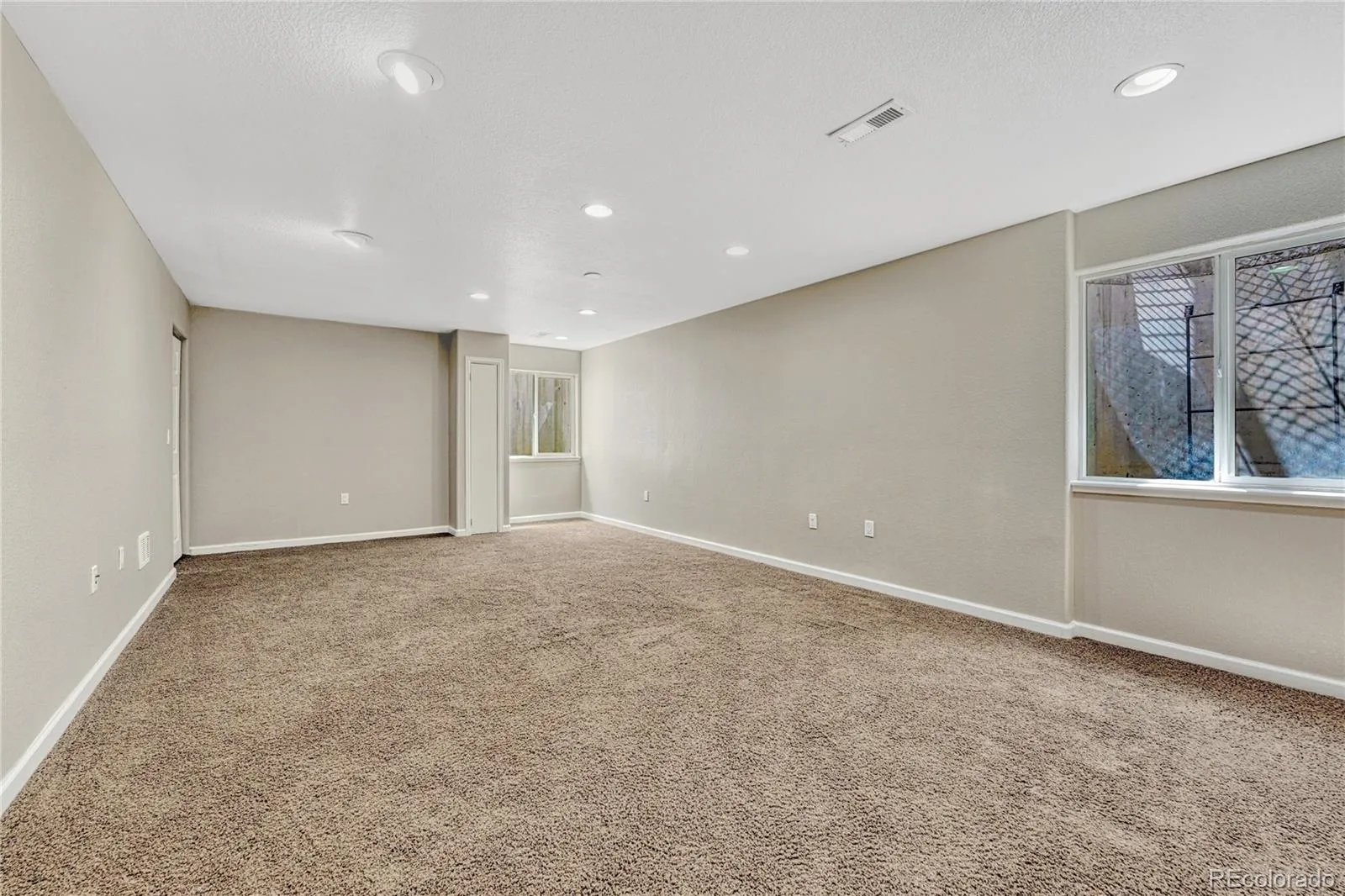 20214 E Euclid Place Aurora CO 80016 MLS #REC9739532 05232026165248 1600 44