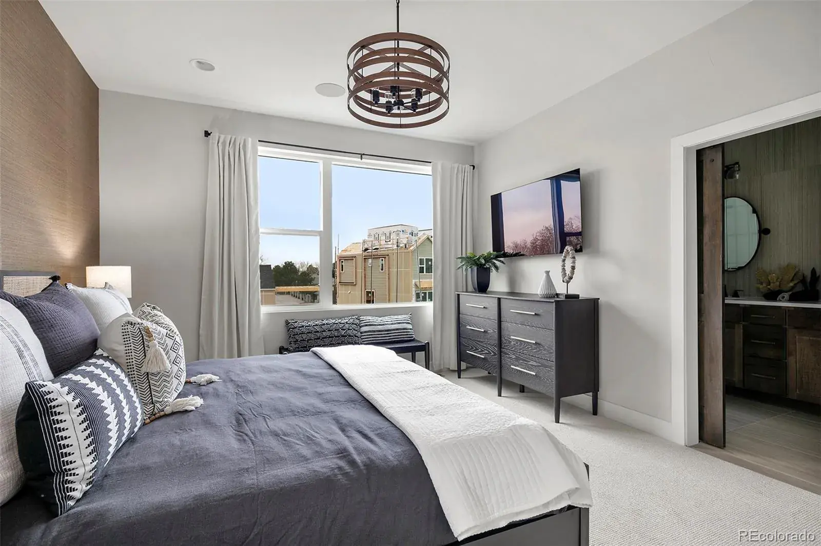 888 S Valentia Street #101 #13 Denver CO 80247 MLS #REC9739865 12092025190811 1600 17