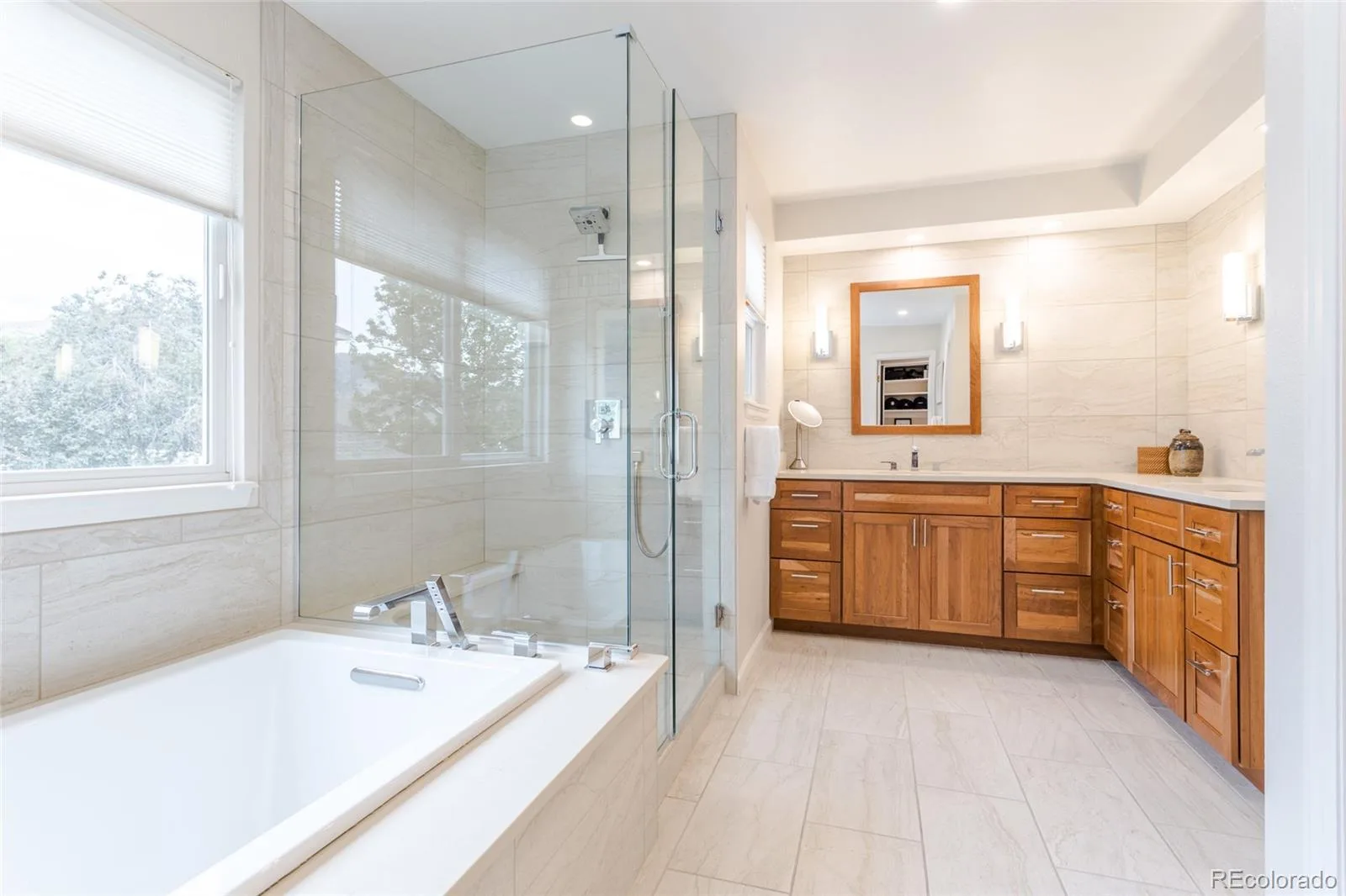14210 W Evans Circle Lakewood CO 80228 | MLS #REC9740049 09252026025230 1600 15