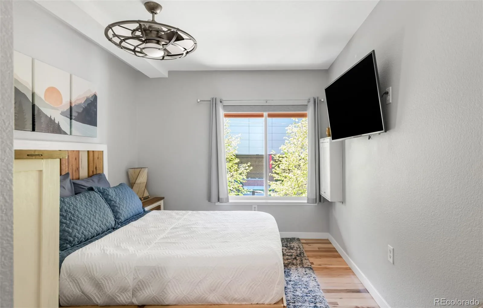 3295 Blake Street #102 Denver CO 80205 MLS #REC9744970 06082026212900 1600 33