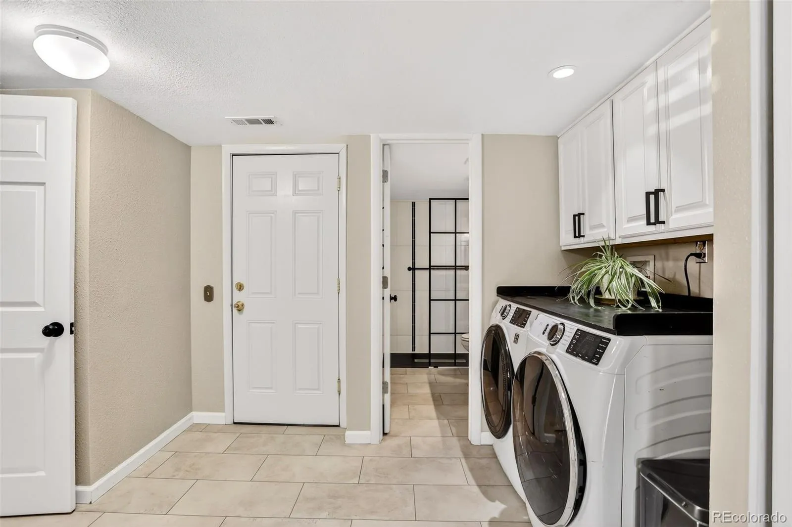 7601 E Oxford Avenue Denver CO 80237 MLS #REC9745132 05202026062153 1600 14