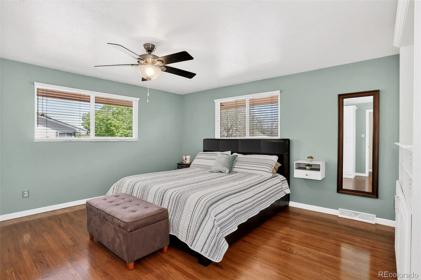 7601 E Oxford Avenue Denver CO 80237 MLS #REC9745132 05202026062153 1600 18
