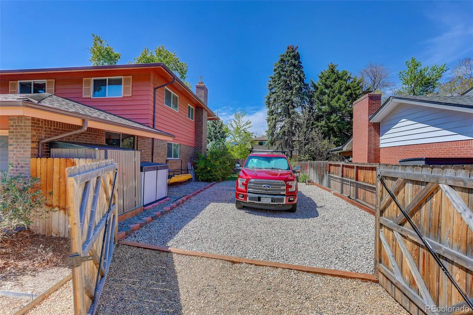 7601 E Oxford Avenue Denver CO 80237 MLS #REC9745132 05202026062153 1600 36