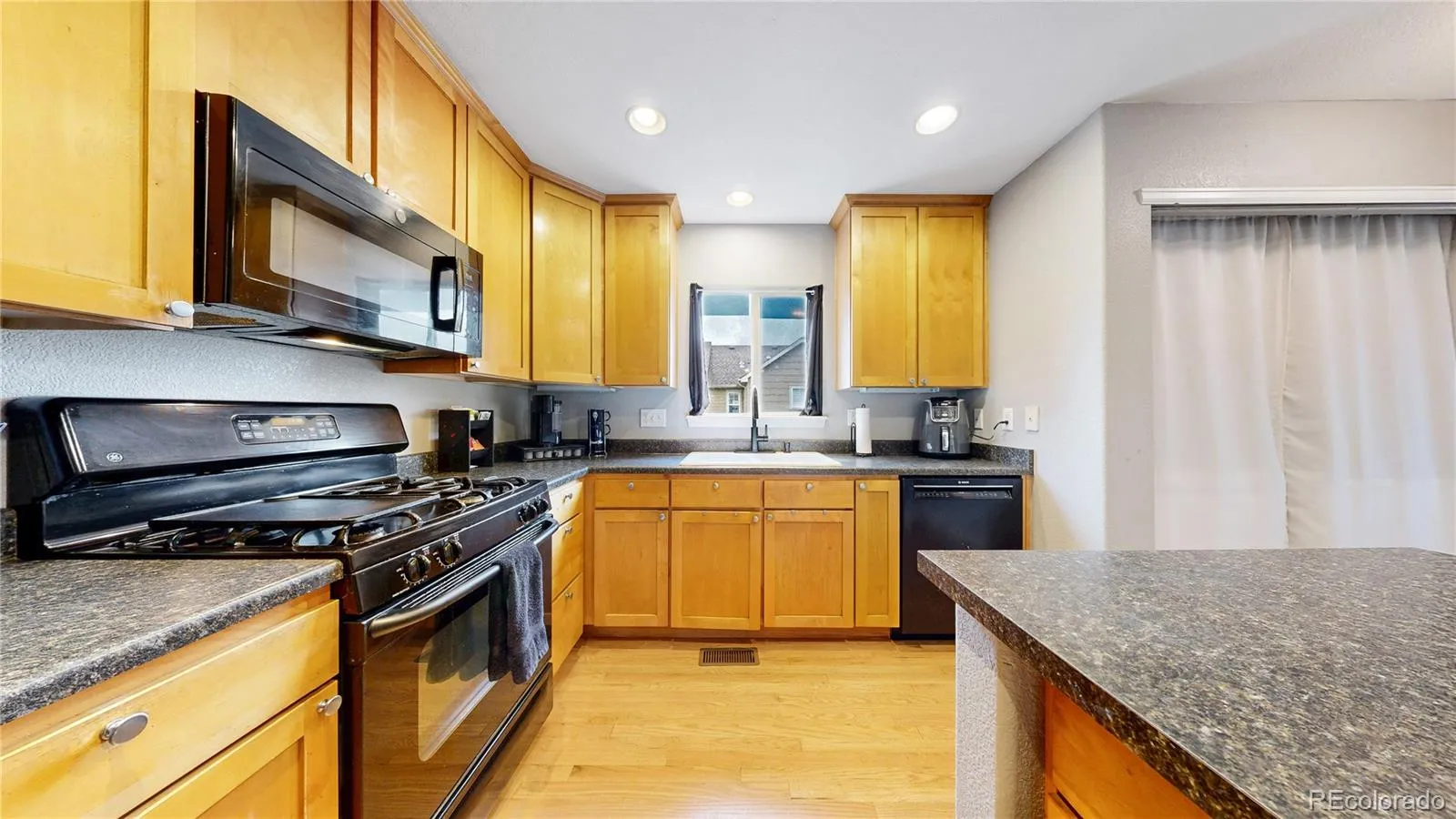 3927 Nordland Trail Castle Rock CO 80109 | MLS #REC9757286 05232026100737 1600 12