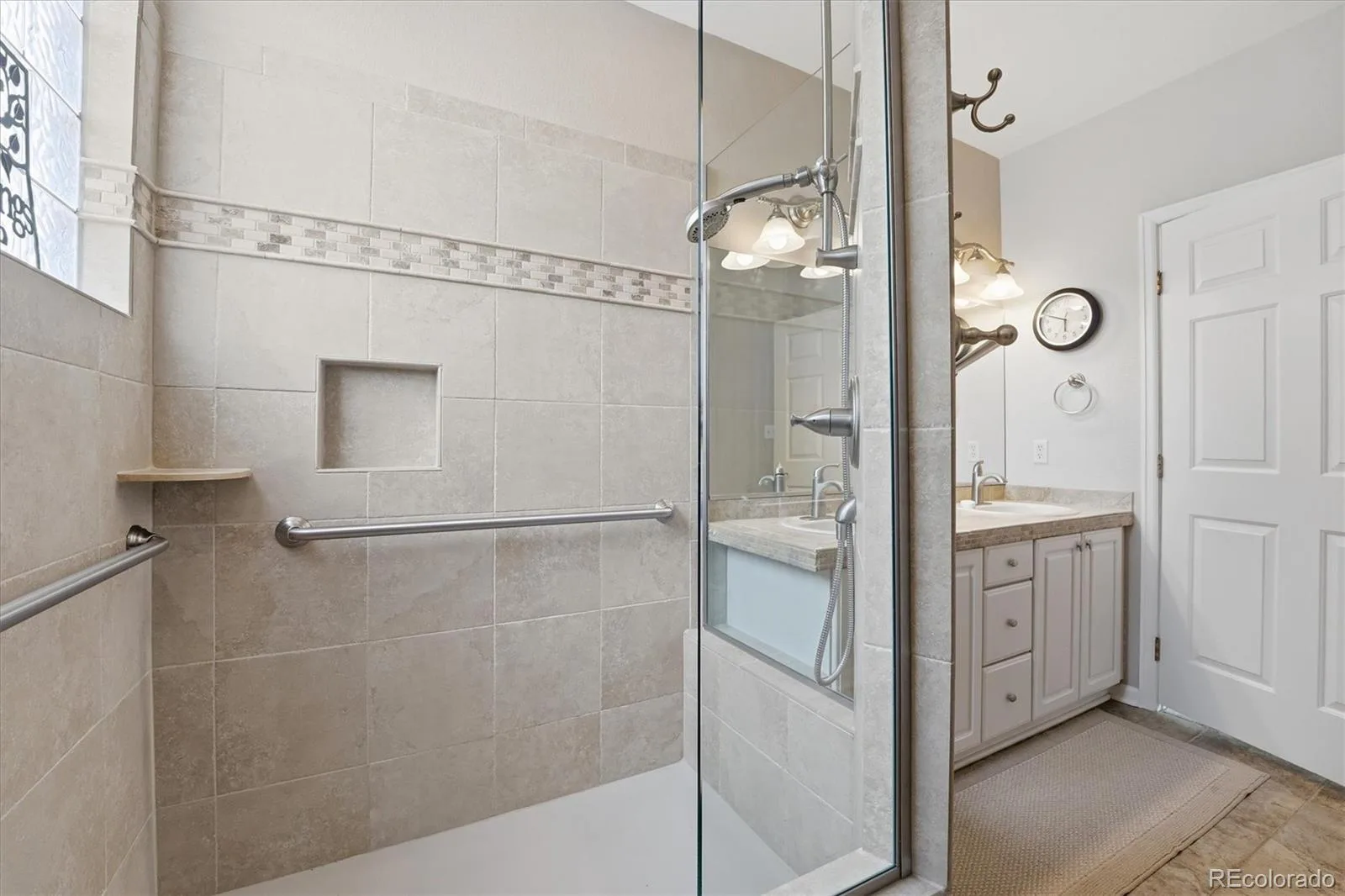 7287 S Acoma Street Littleton CO 80120 MLS #REC9757356 06252026001031 1600 27