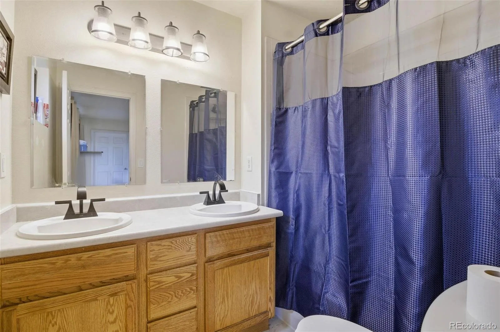 5133 Milwaukee Street Denver CO 80216 MLS #REC9758734 06292026185152 1600 14