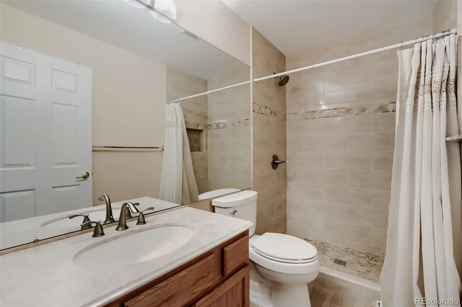 13781 W Amherst Way Lakewood CO 80228 | MLS #REC9763326 08282026151632 1600 19