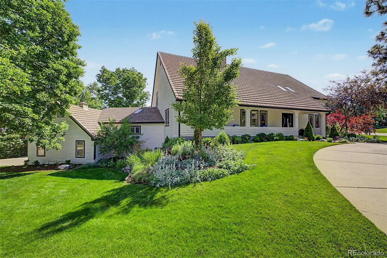 1519 E Maplewood Court Littleton CO 80121 | MLS #REC9764147 08202026204803 1600 40