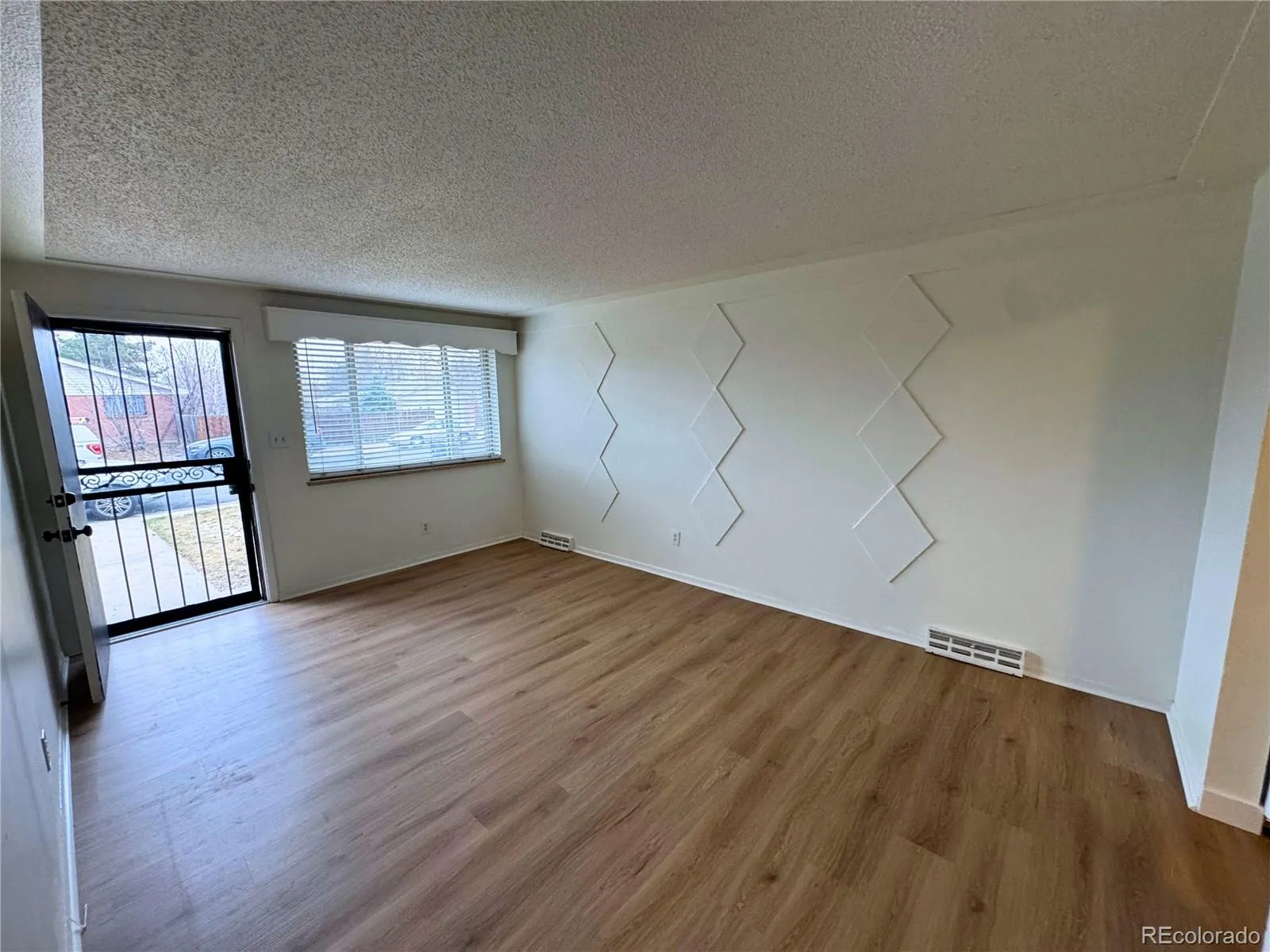 10800 E 4th Way Aurora CO 80010 | MLS #REC9764435 04282026201805 1600 2