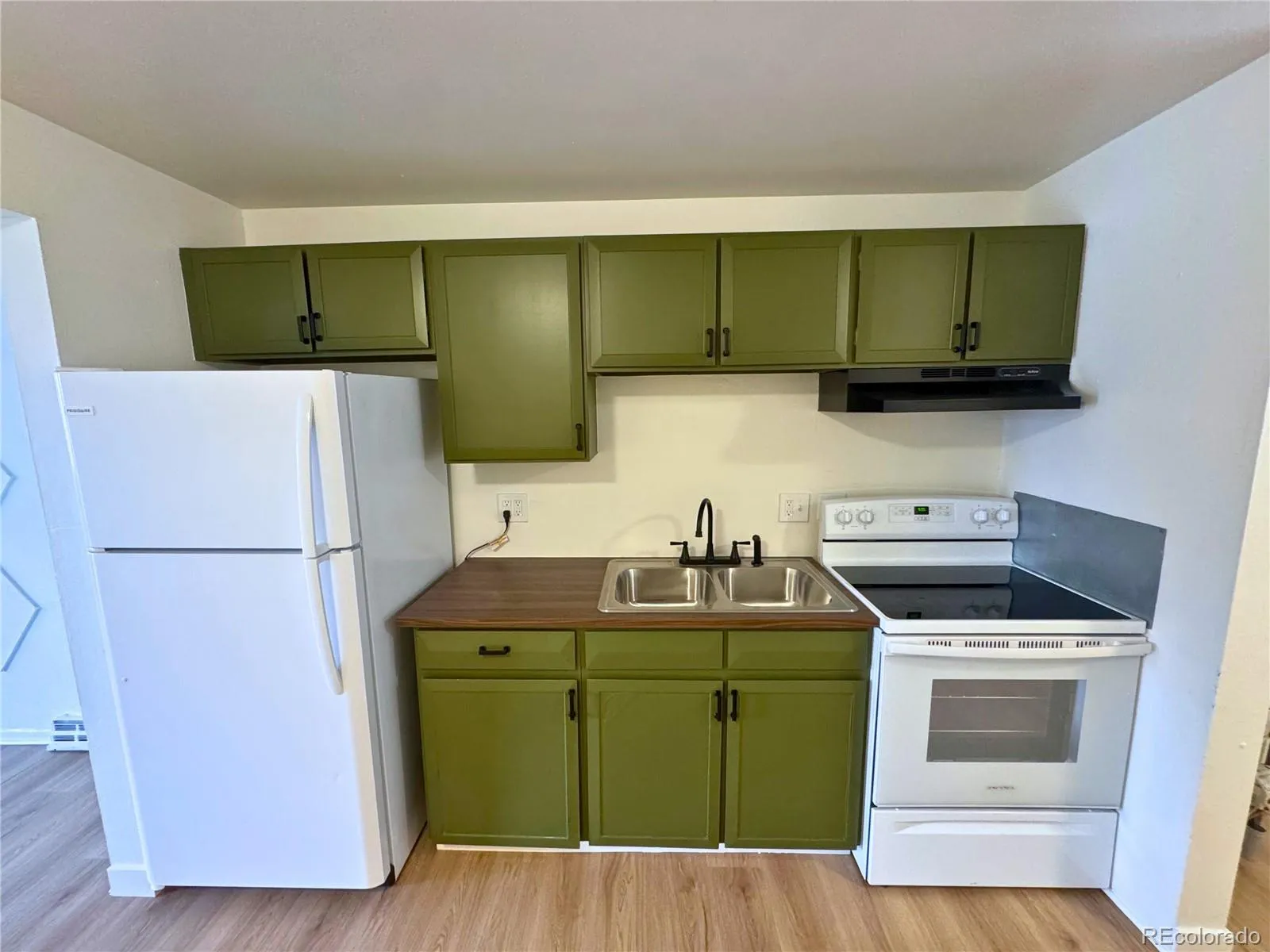 10800 E 4th Way Aurora CO 80010 | MLS #REC9764435 04282026201805 1600 3
