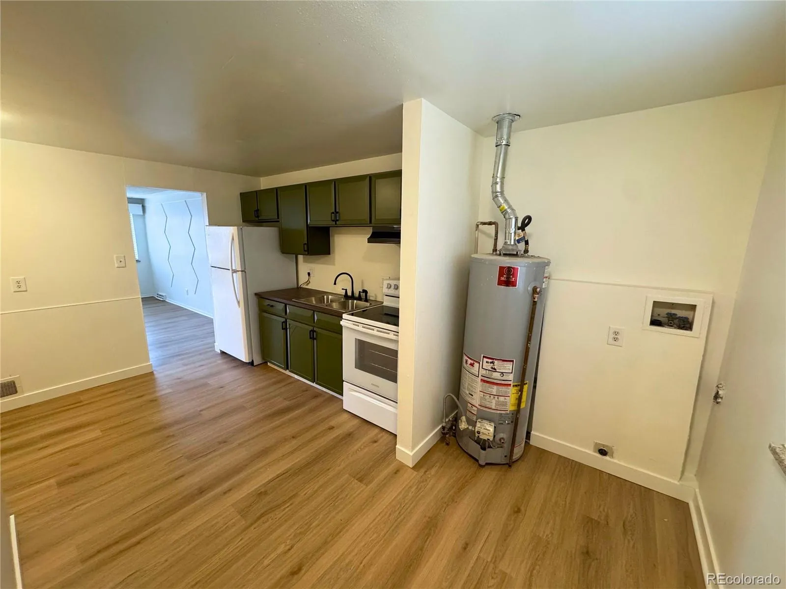 10800 E 4th Way Aurora CO 80010 | MLS #REC9764435 04282026201805 1600 4