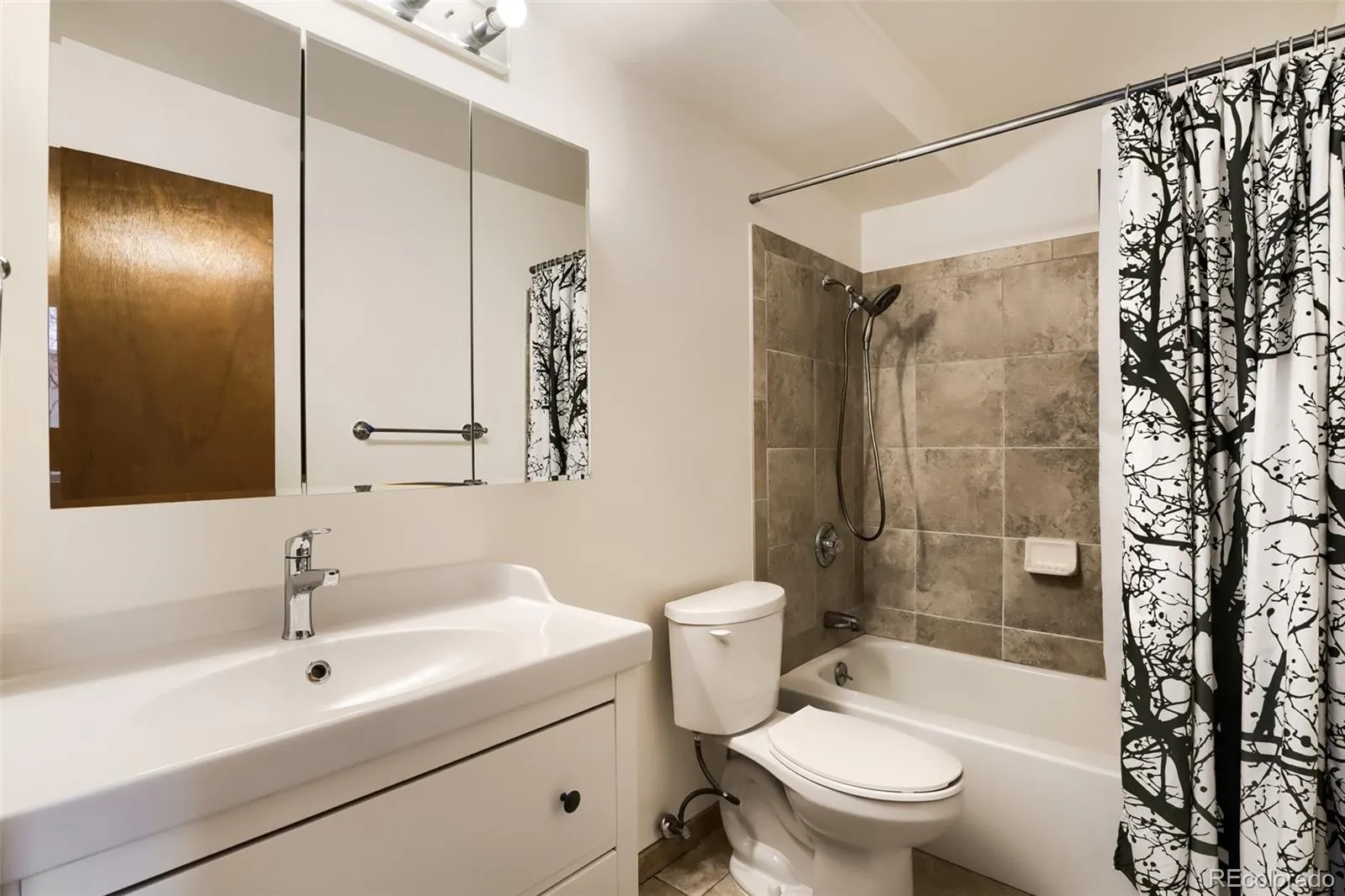 9155 E Center Avenue #2C Denver CO 80247 MLS #REC9770904 05262026212125 1600 24