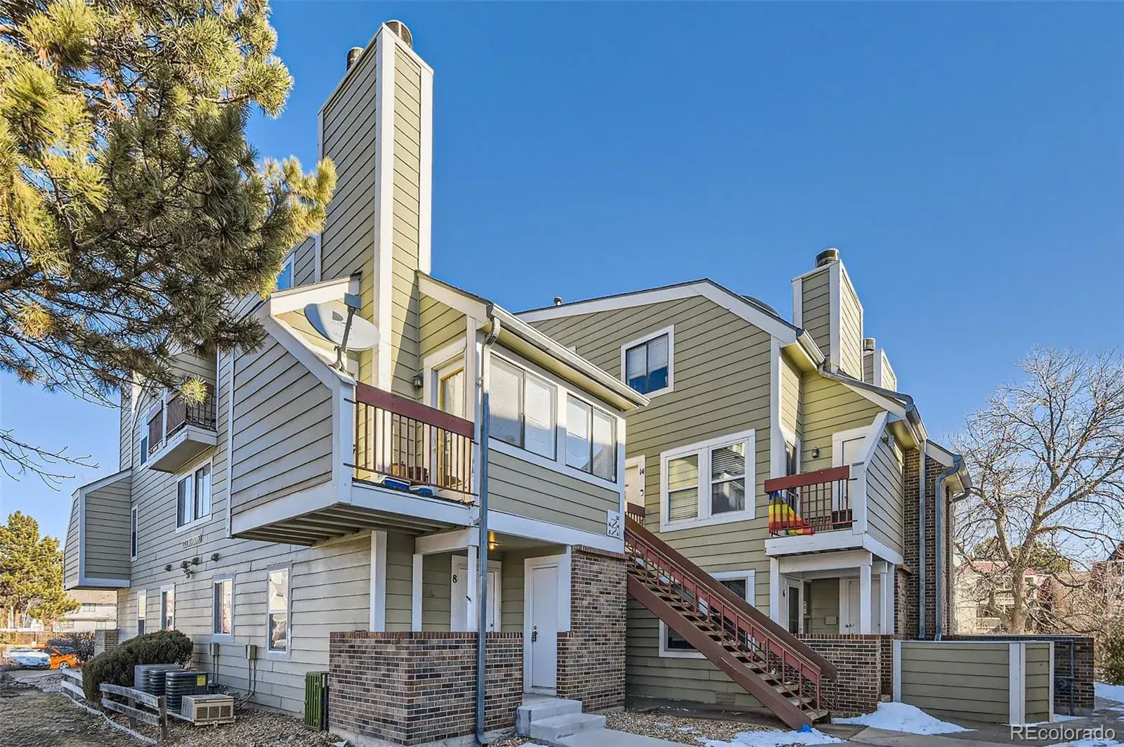 932 S Dearborn #8 #932 Aurora CO 80012 MLS #REC9772503 02142026000802 1600 0