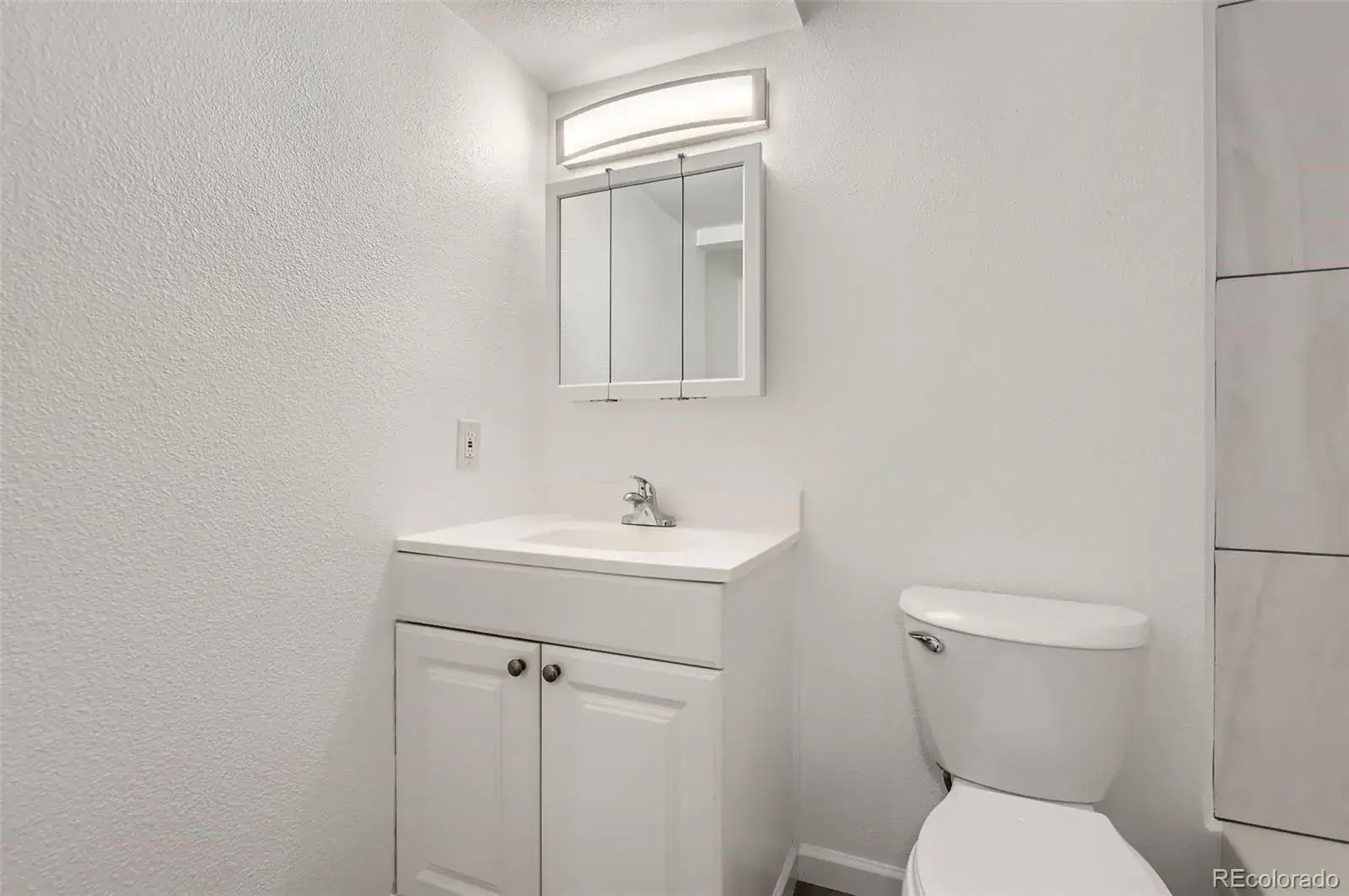932 S Dearborn #8 #932 Aurora CO 80012 MLS #REC9772503 02142026000802 1600 10