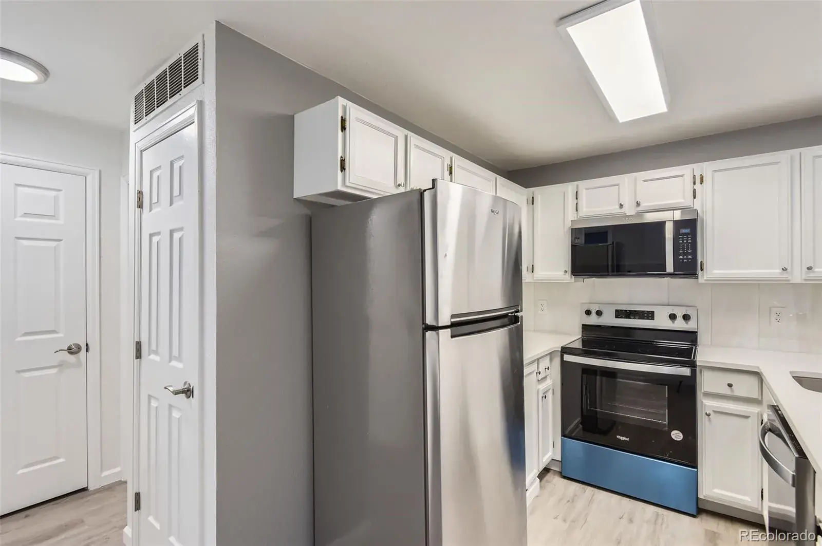 932 S Dearborn #8 #932 Aurora CO 80012 MLS #REC9772503 02142026000802 1600 4