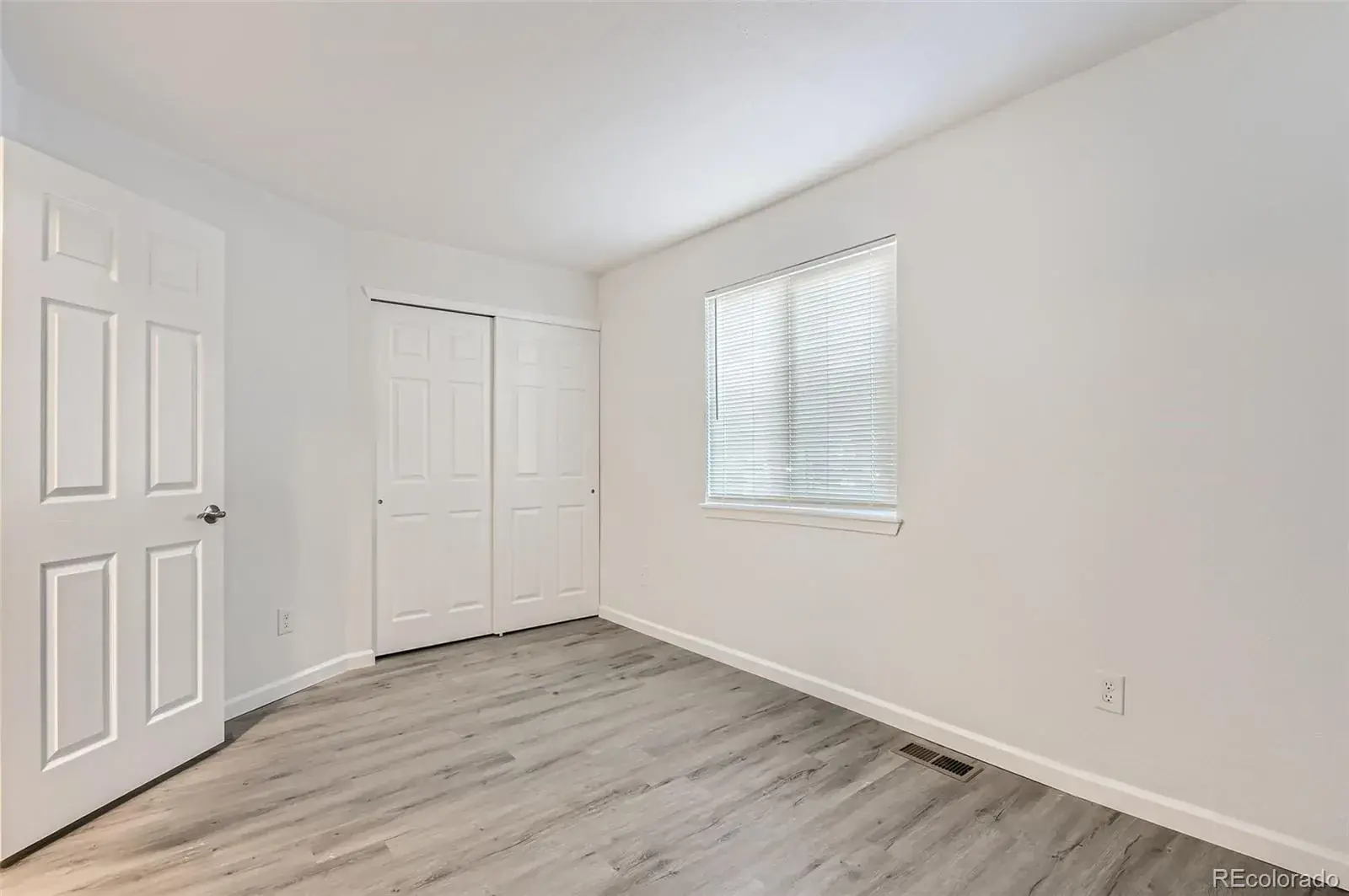 932 S Dearborn #8 #932 Aurora CO 80012 MLS #REC9772503 02142026000802 1600 9