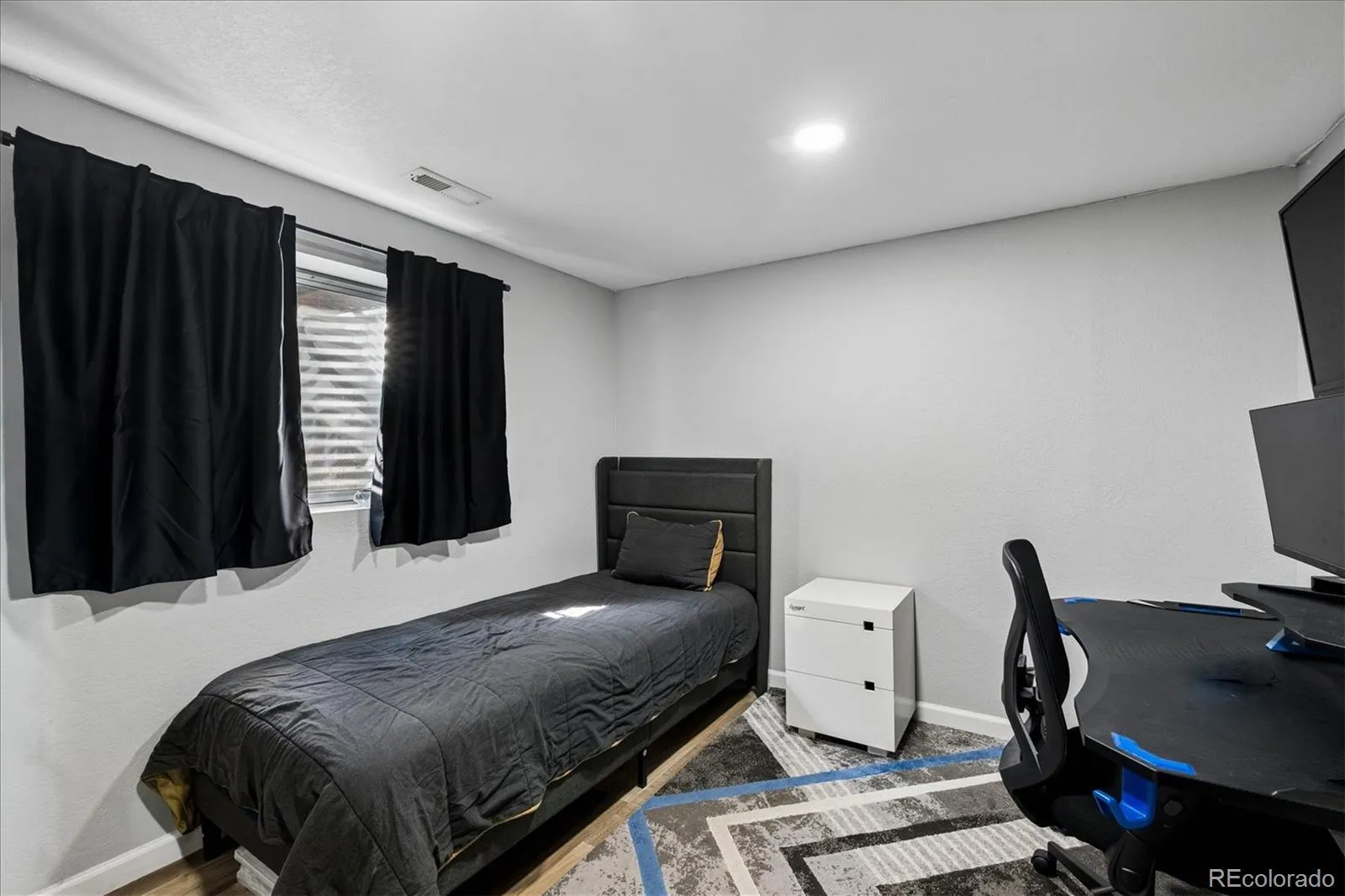 04062026214319 1600 15