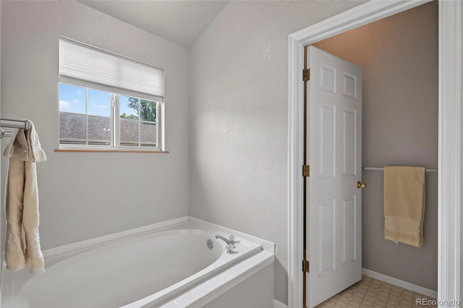 2092 S Xenia Way Denver CO 80231 | MLS #REC9774818 09222026171449 1600 20