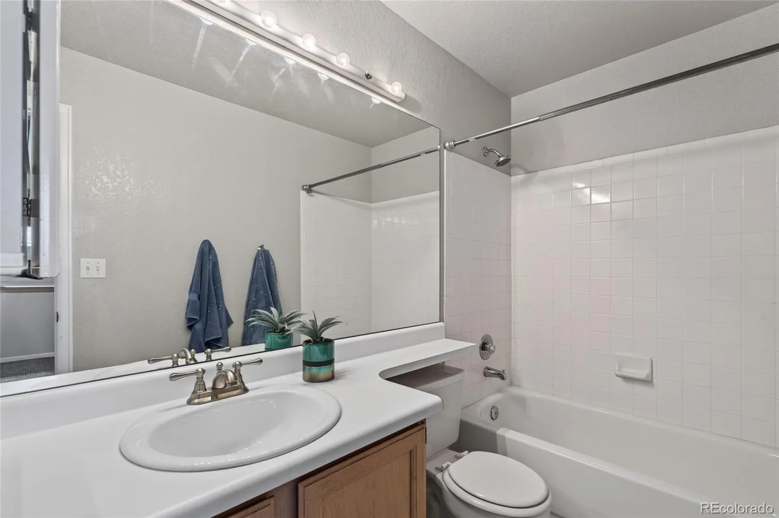2092 S Xenia Way Denver CO 80231 | MLS #REC9774818 09222026171449 1600 28