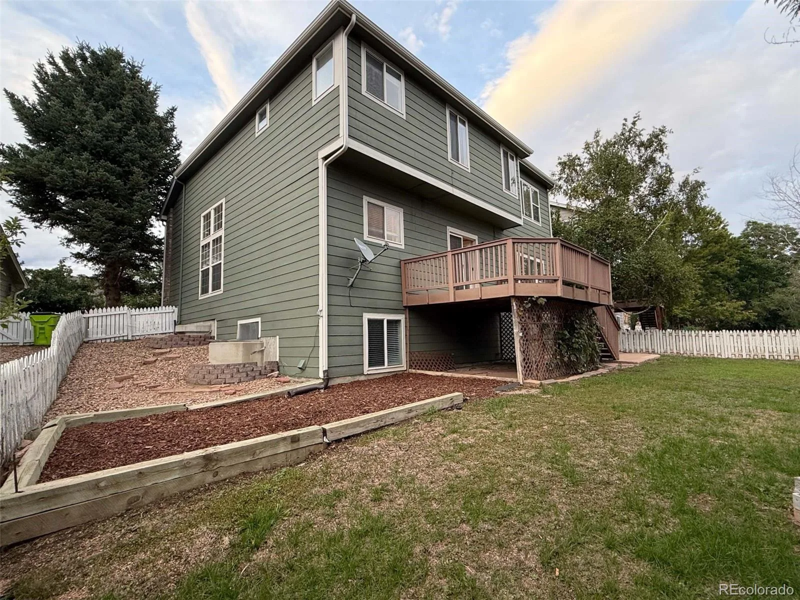 6111 S Kirk Street Aurora CO 80016 | MLS #REC9775778 09012026042656 1600 18