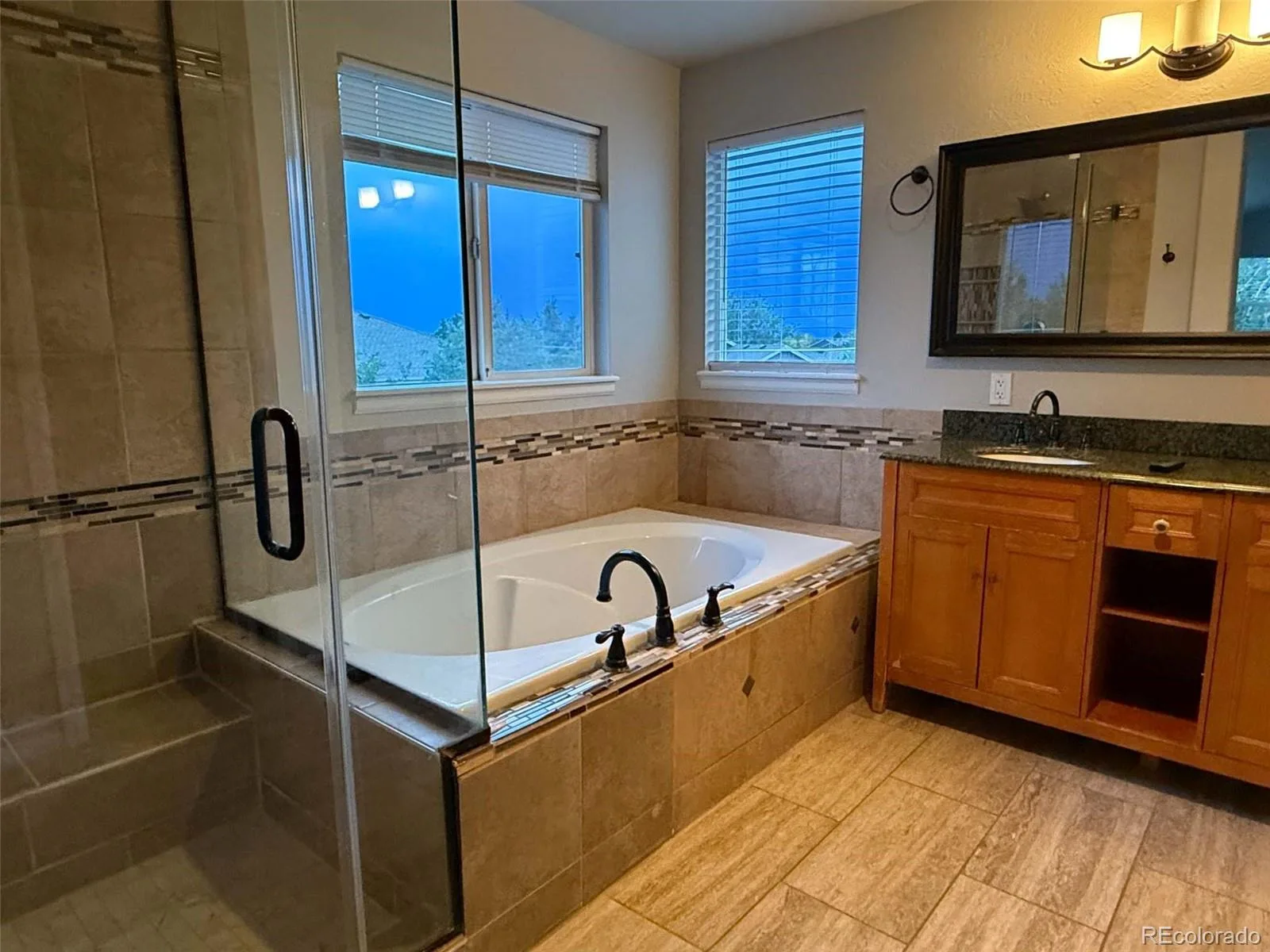 6111 S Kirk Street Aurora CO 80016 | MLS #REC9775778 09012026042656 1600 24