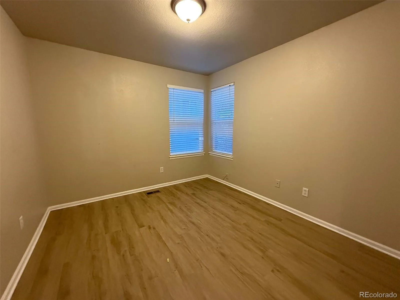 6111 S Kirk Street Aurora CO 80016 | MLS #REC9775778 09012026042656 1600 27