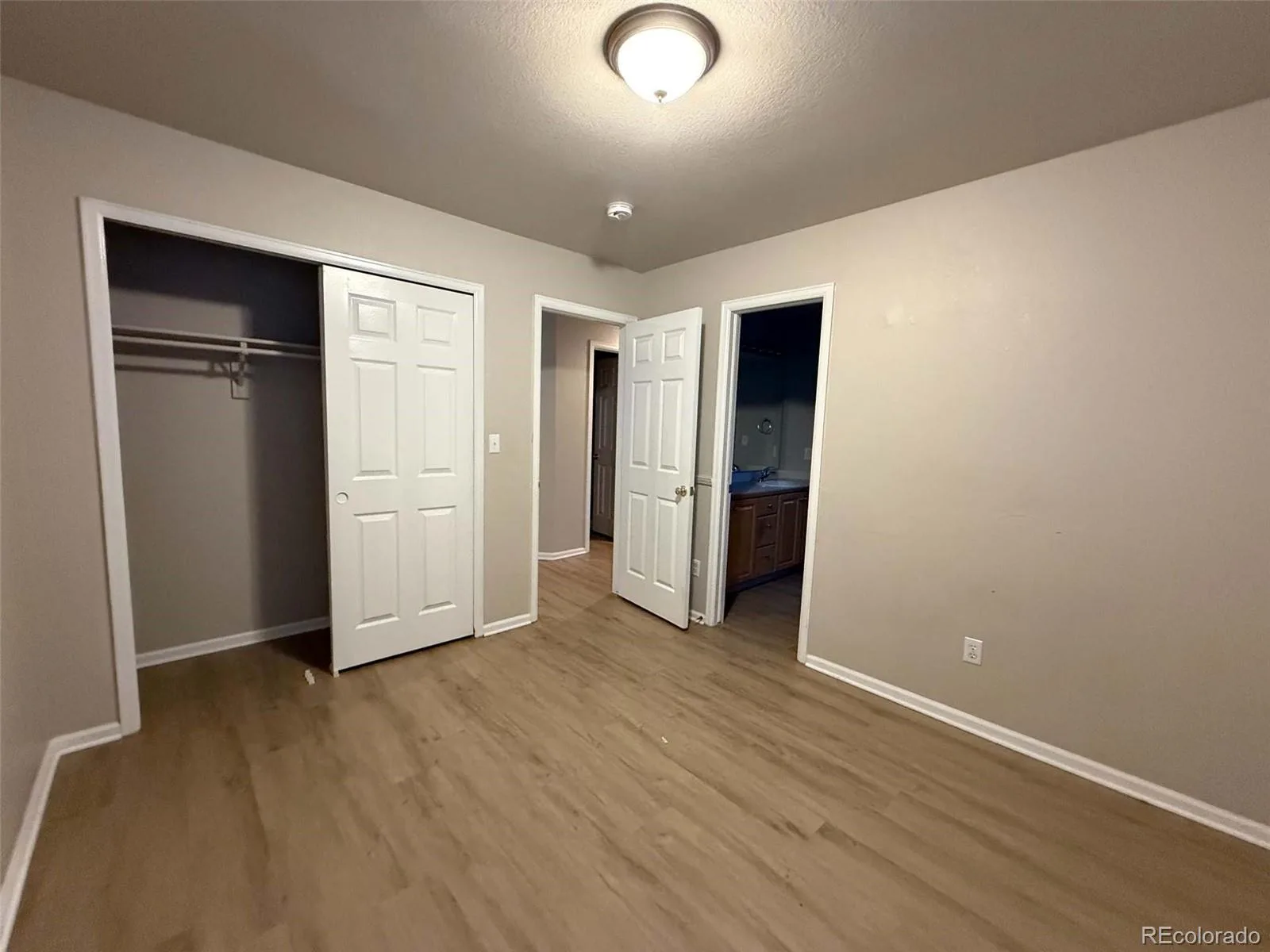 6111 S Kirk Street Aurora CO 80016 | MLS #REC9775778 09012026042656 1600 28