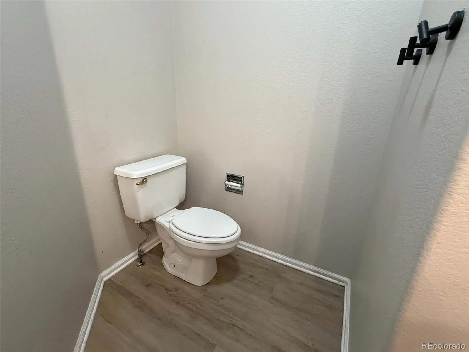 6111 S Kirk Street Aurora CO 80016 | MLS #REC9775778 09012026042656 1600 36