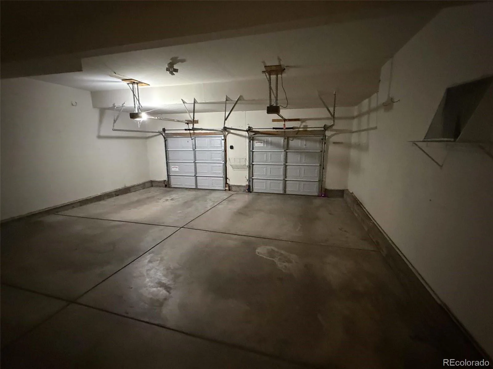 6111 S Kirk Street Aurora CO 80016 | MLS #REC9775778 09012026042656 1600 6