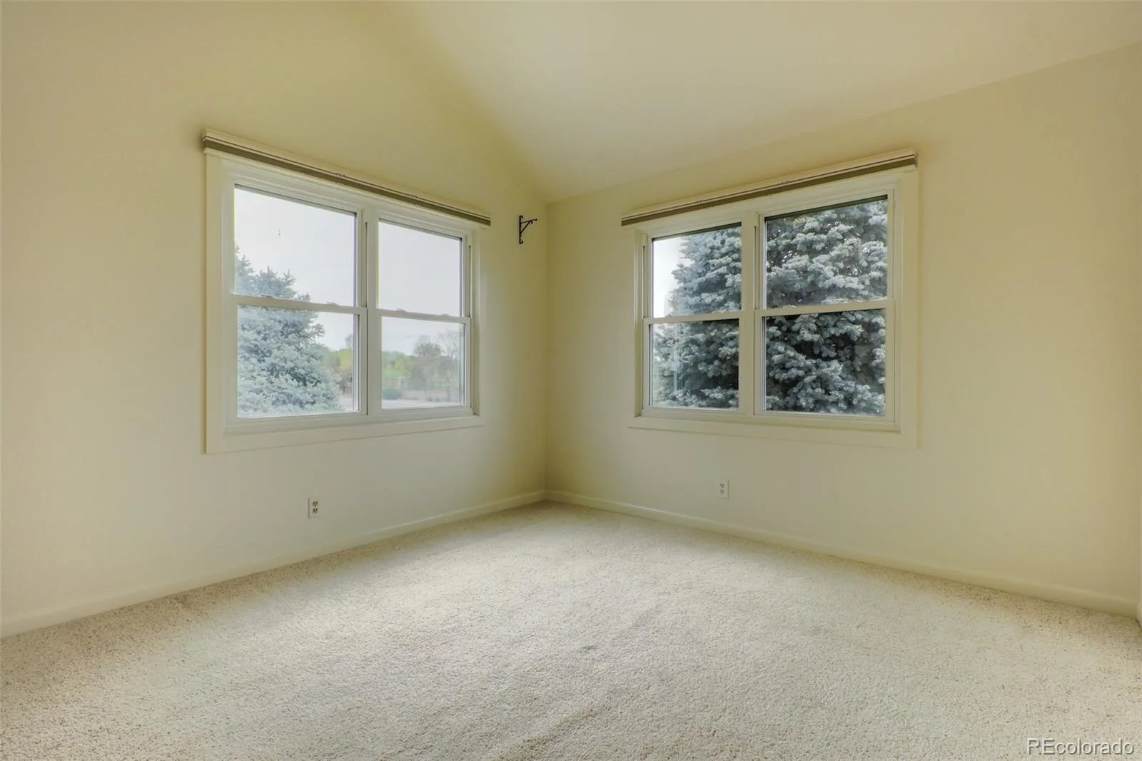 2267 S Yosemite Circle Denver CO 80231 | MLS #REC9779785 07302026001818 1600 13