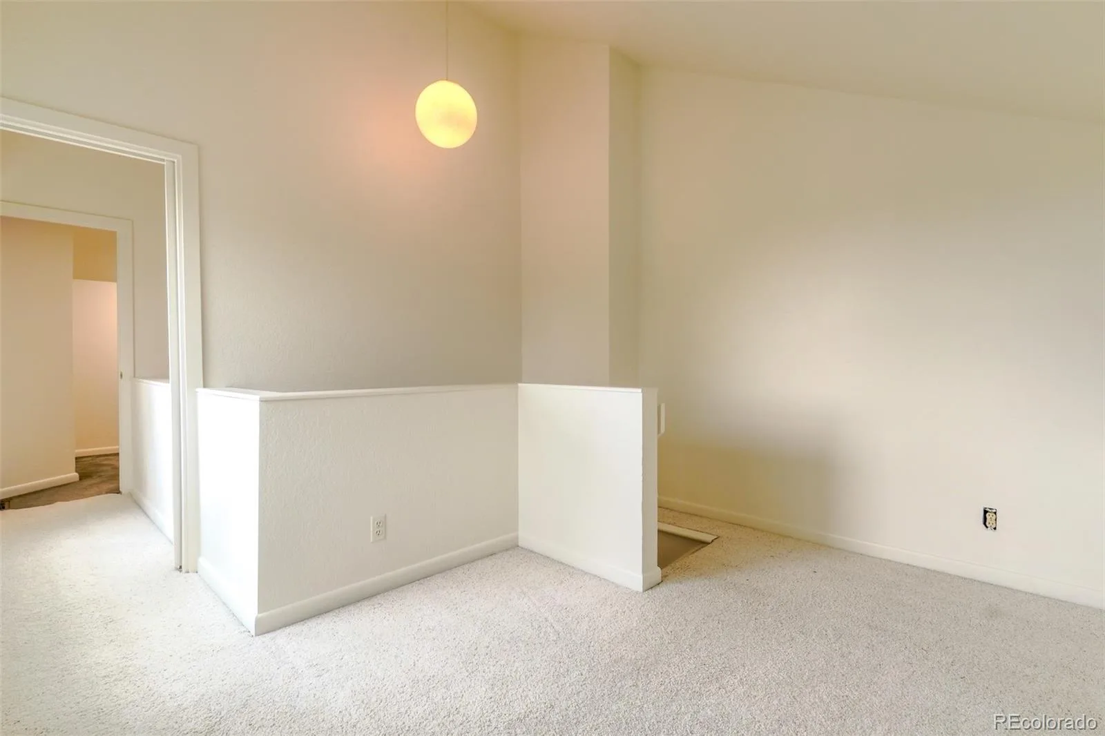 2267 S Yosemite Circle Denver CO 80231 | MLS #REC9779785 07302026001818 1600 24