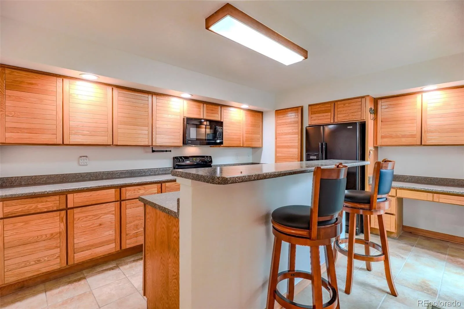 2267 S Yosemite Circle Denver CO 80231 | MLS #REC9779785 07302026001818 1600 6
