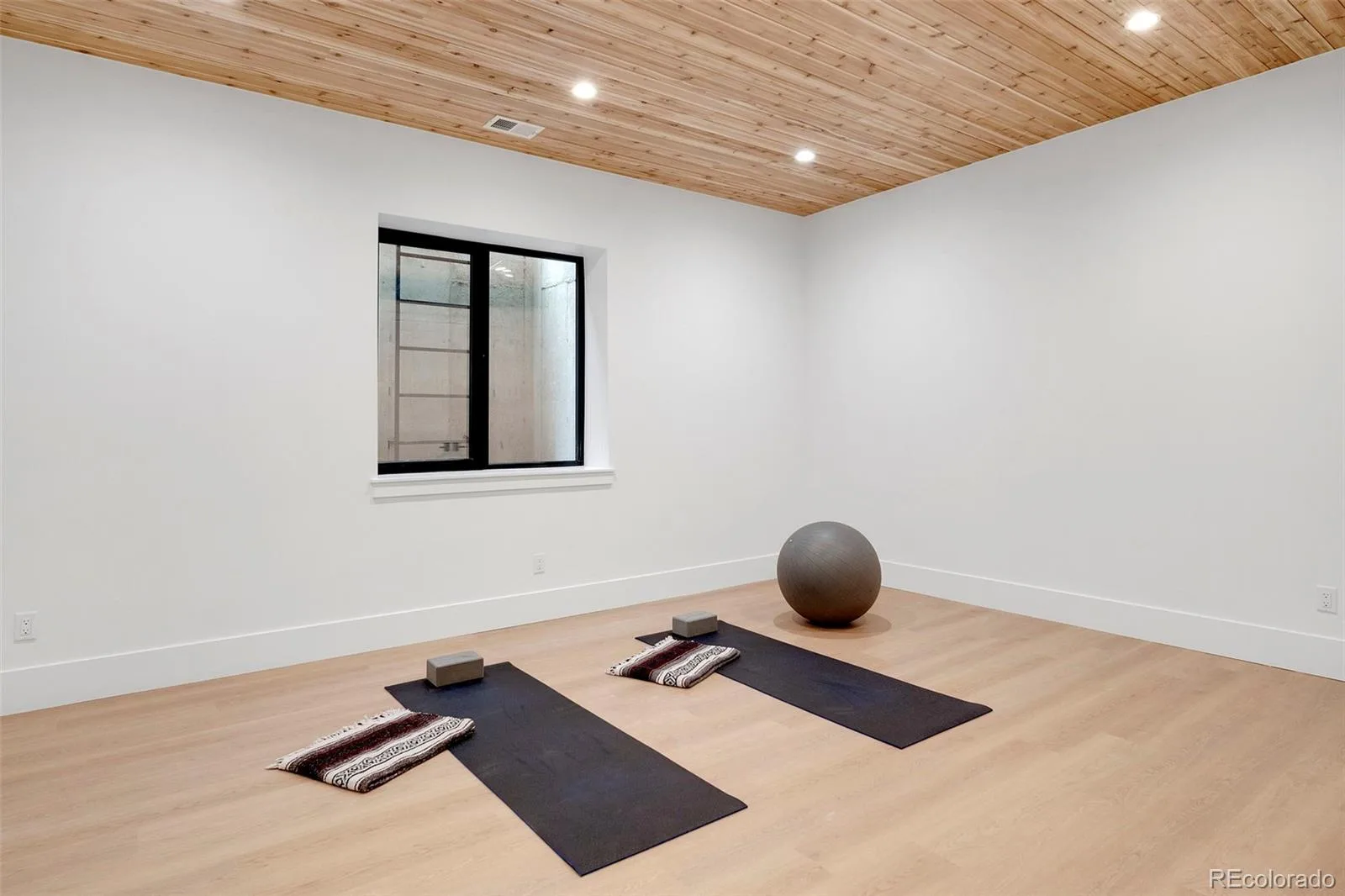 482 S Gilpin Street Denver CO 80209 MLS #REC9781172 06062026161942 1600 42
