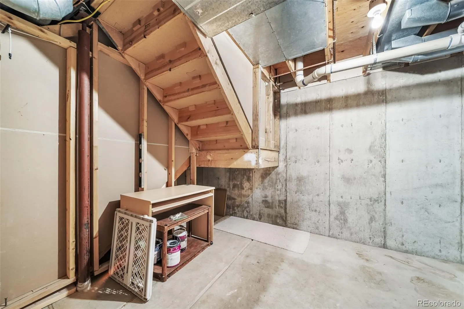 04102026165318 1600 32