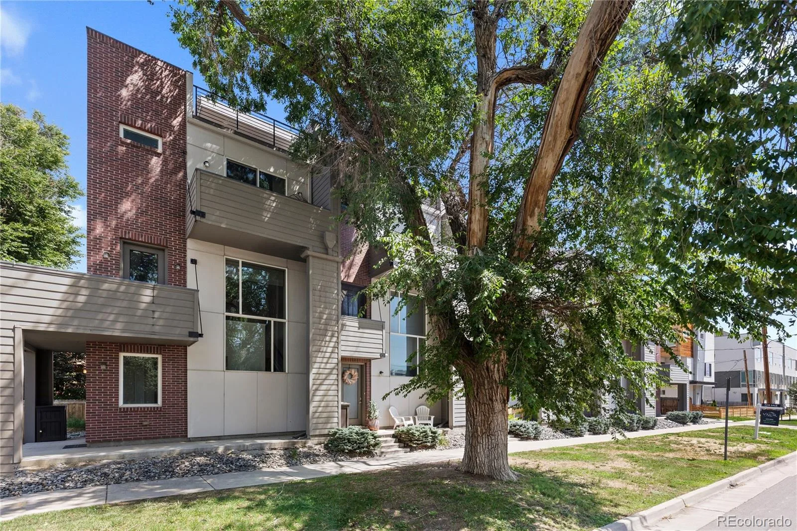 3295 W 17th Avenue Denver CO 80204 | MLS #REC9783180 08112026223951 1600 5