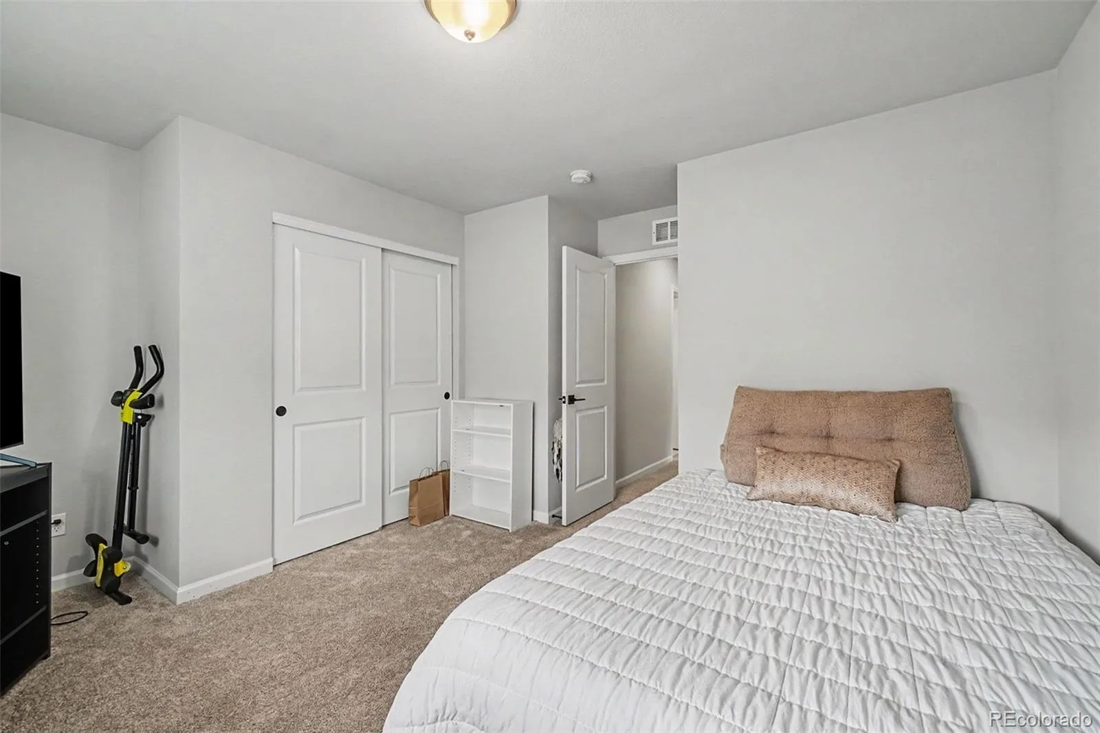 2941 S Flat Circle Longmont CO 80503 | MLS #REC9783574 06232026002414 1600 18