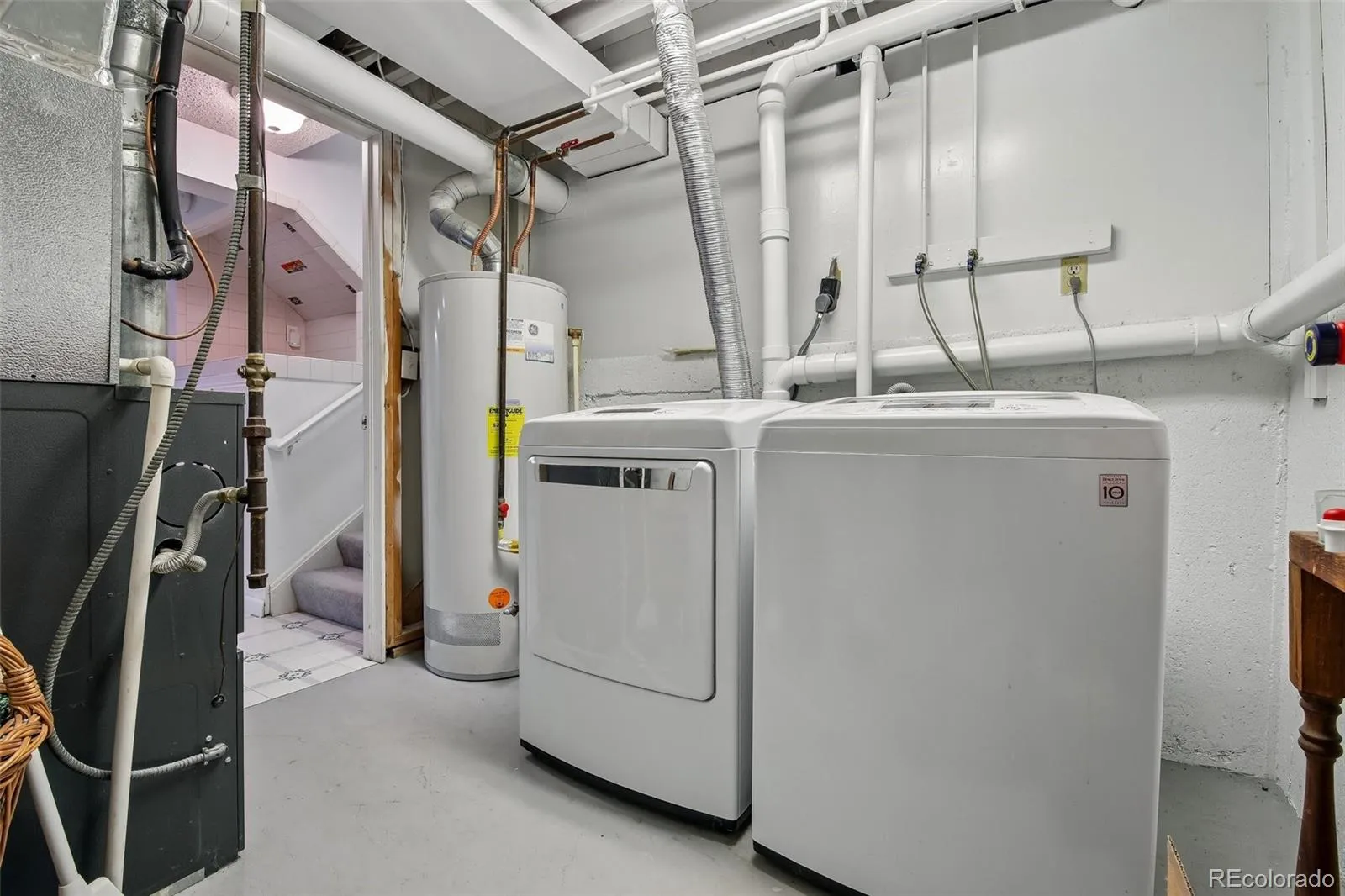 04152026003636 1600 18