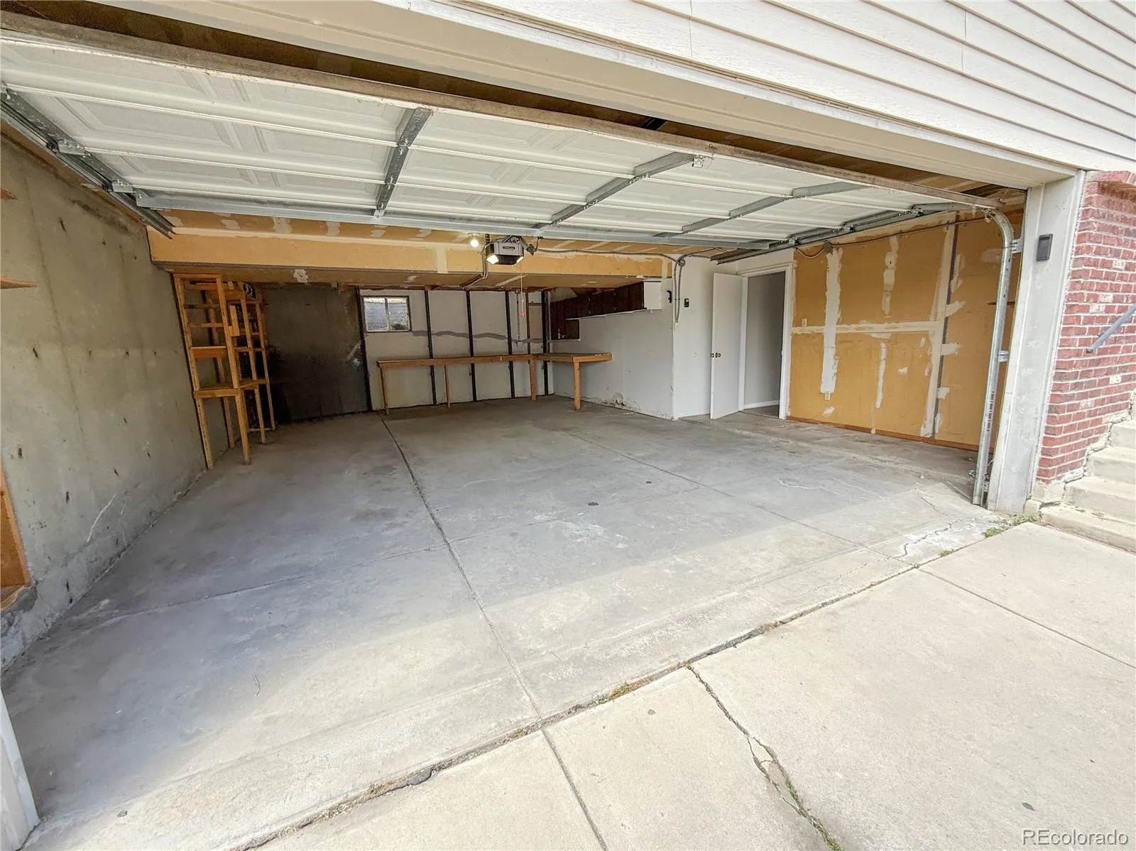 1437 S Yank Street Lakewood CO 80228 MLS #REC9785612 05012026173329 1600 26
